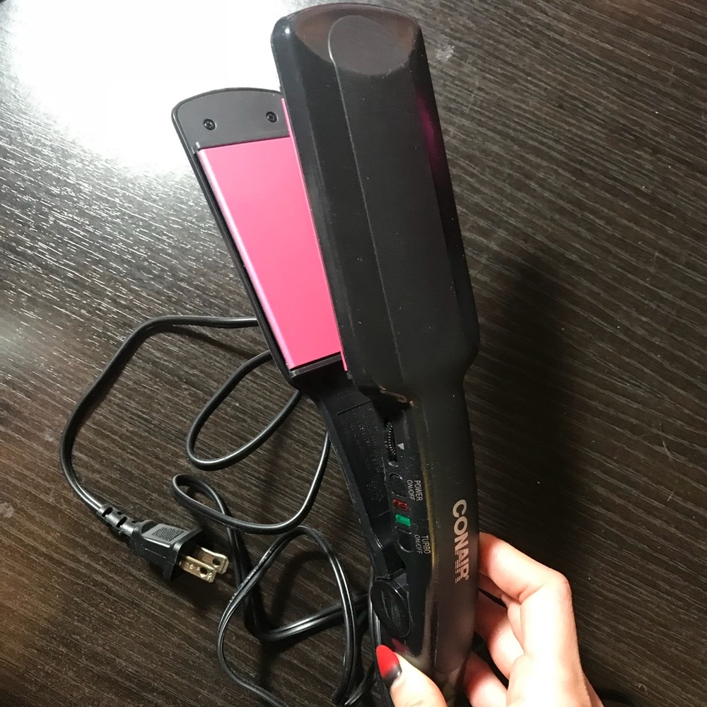 CONAIR Ceramic 2inch Pink Black Straightener